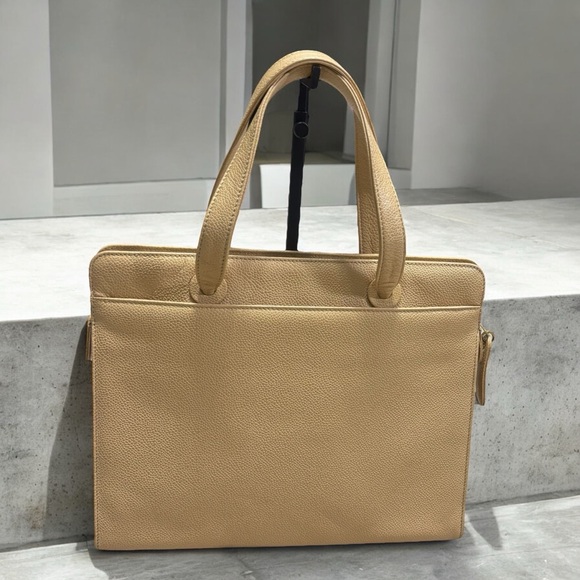 Vintage Caramel Caviar CHANEL Tote - Picture 3 of 13